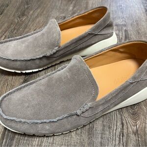 NWOT! Men’s OluKai Ka’a Loafers Slip-On Shoes Size 10 Grey